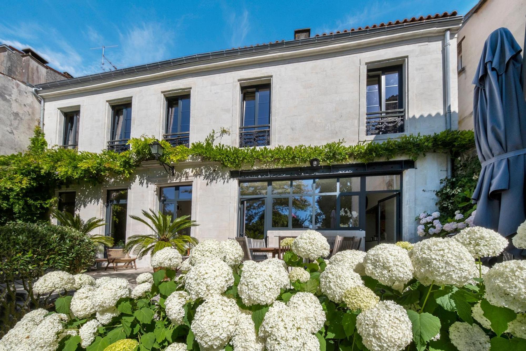 Escale Rochelaise, Gite Urbain Avec Spa Bain Nordique Et Sauna Tonneau La Rochelle (Charente-Maritime) Exterior foto